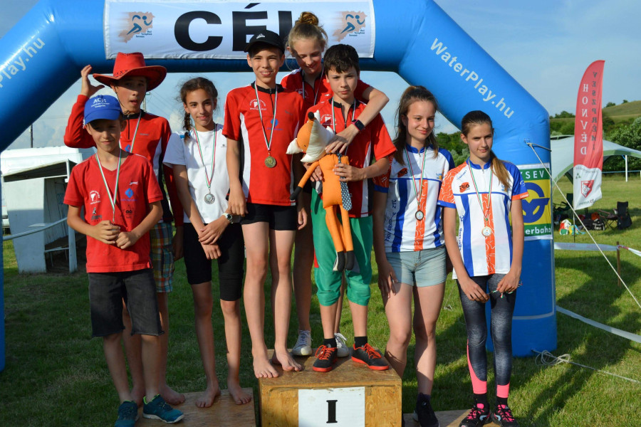 A váltóverseny 14 éves korosztályának dobogója - Fotó: Herwig Allwinger