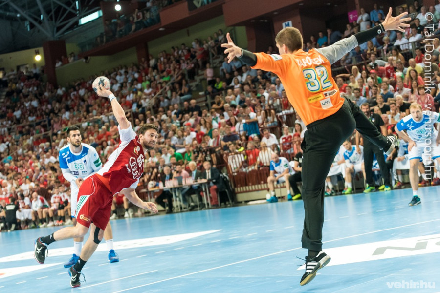 A térdsérüléssel bajlódó Lékai Máté is tagja a bő keretnek