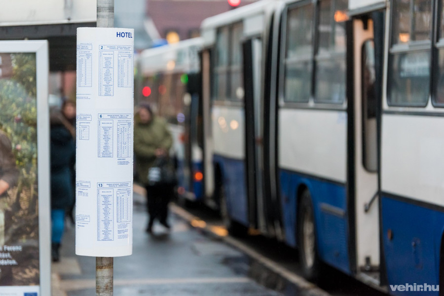 Zsebszámológép nélkül is lehessen értelmezni a menetrendet!