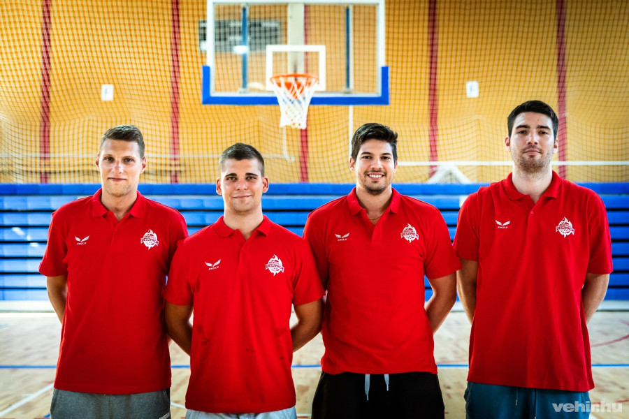 A Hoya új szerzeményei: Madár András, Szabó Péter, Kovács Ádám és Kerkai Ákos