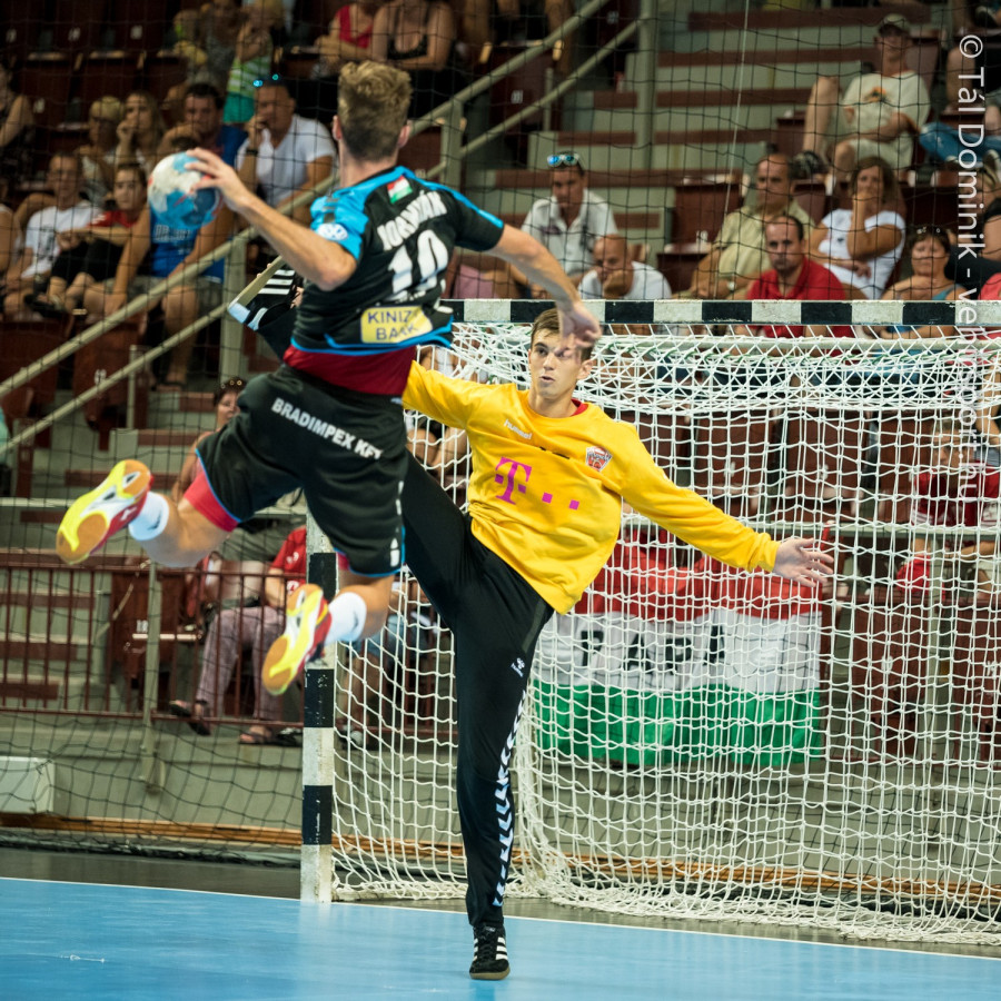 Aleksander Djurdjevic Komlón folytatja