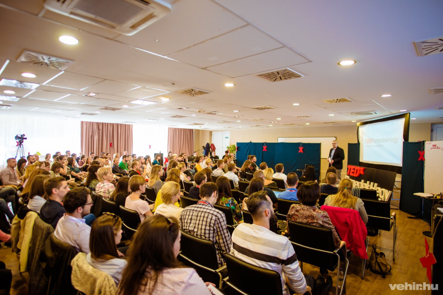 Érdemes volt figyelni a konferanszié inspiráló gondolataira is