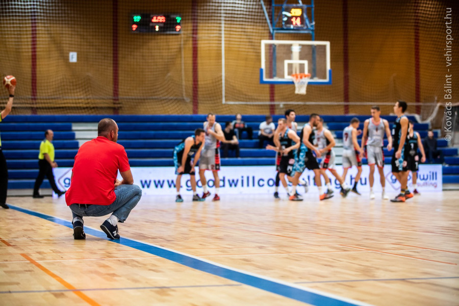 Megnyerheti az alapszakaszt a Hoya