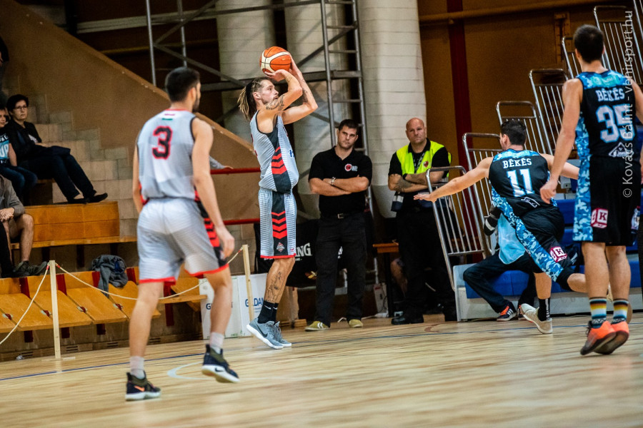 Vasárnap a Szigetszentmiklós otthonában lép pályára a Veszprém