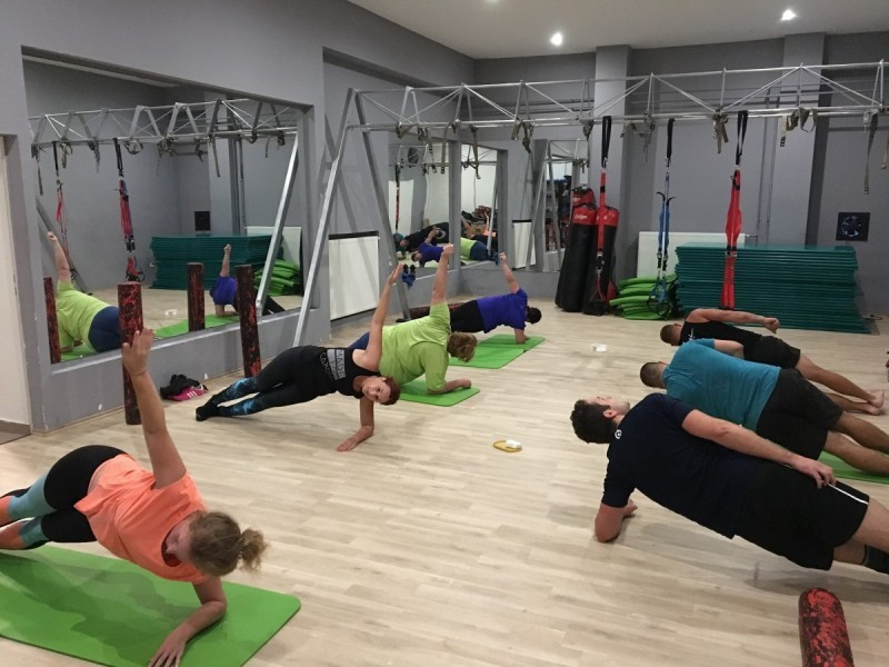 Ez is egy plank variáció - oldalsó alkartámasz