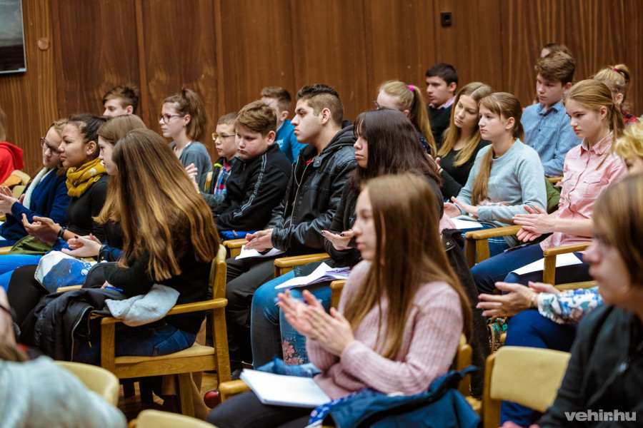 Vonjuk be a tervezésbe a fiatalokat is!