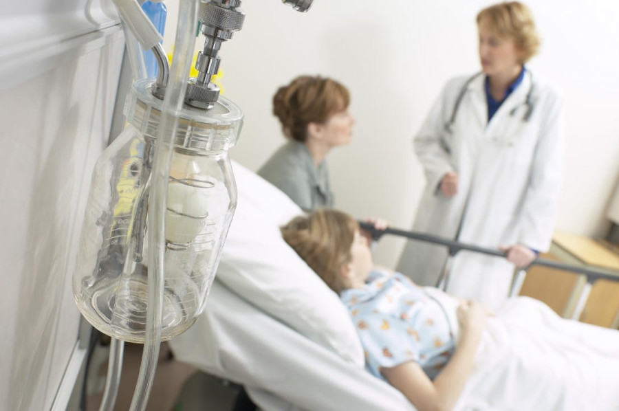 A gyerekeknek a kórházi tartózkodás önmagában megerőltető (illusztráció)