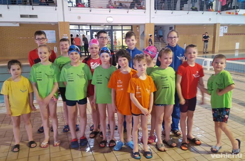 A veszprémi csapat a pápai tornán - Fotók: VÚK