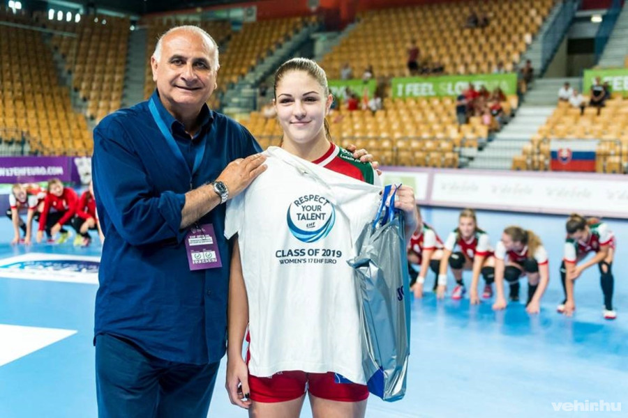 Az Európai Kézilabda-szövetség Koronczai Petrának ítélte a mérkőzés legjobbjának járó címet - Fotó: EHF
