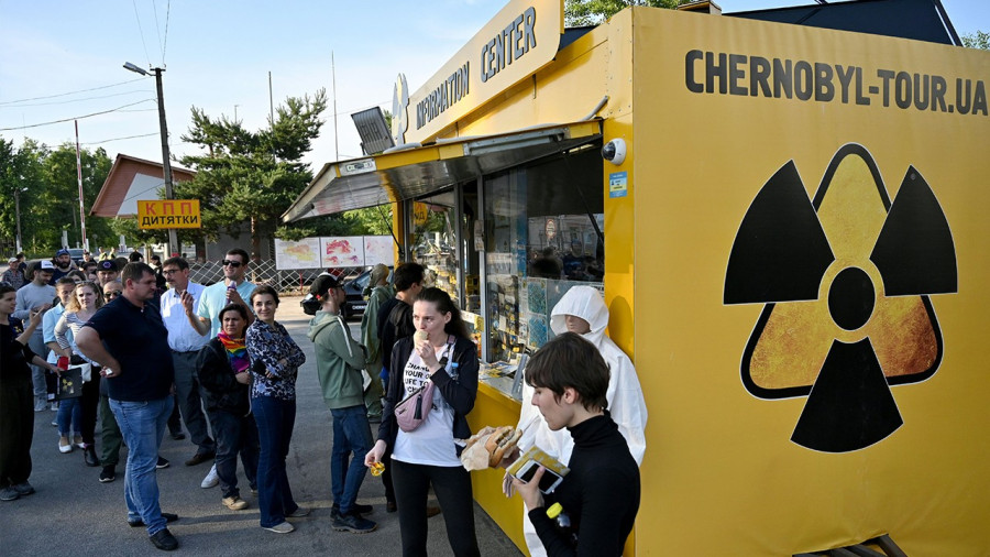 Hosszú a sor Csernobilban (fotó: getty)