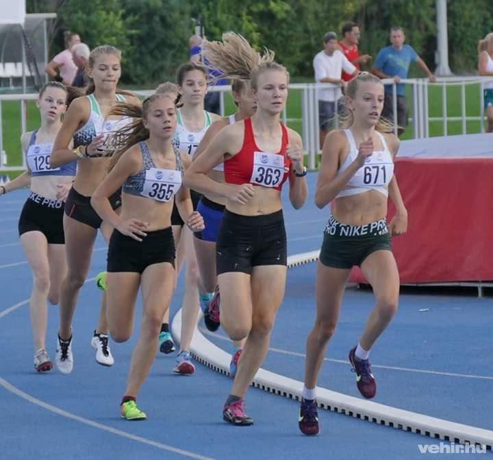 Rédling Renéta ezüstérmet szerzett 800 méteren - Fotó: VEDAC