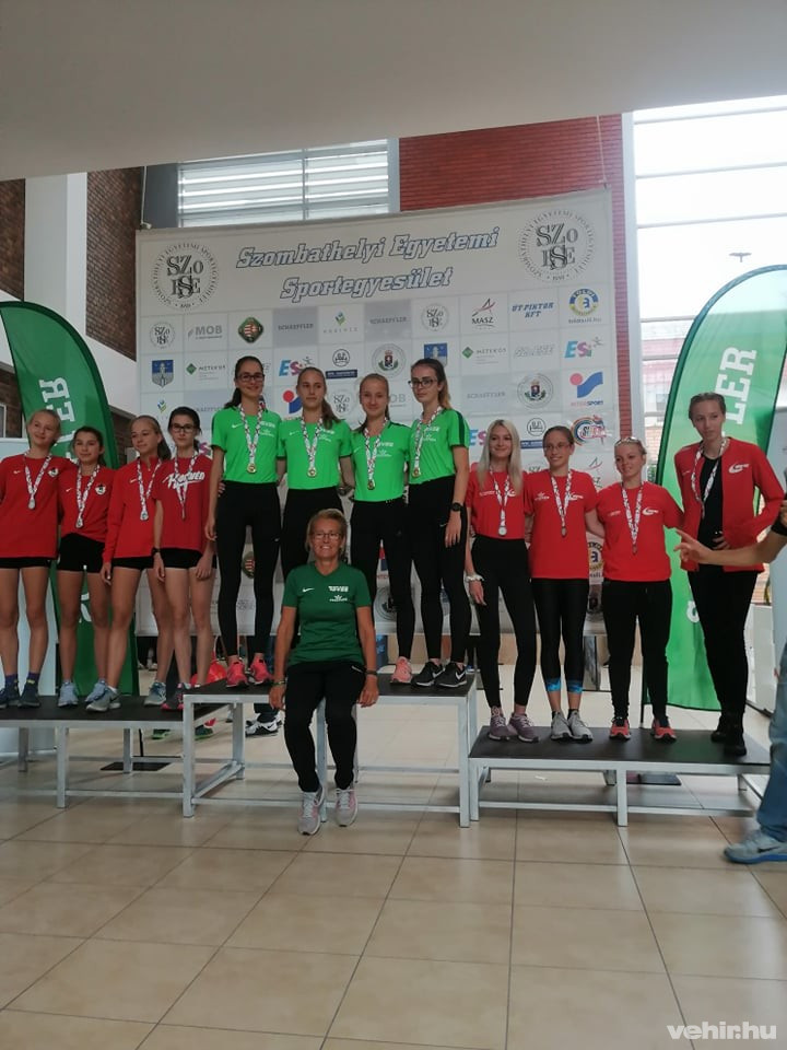 Sigmond Sára, Koncz Kata, Varga Gréta, Kirsch Natália - Fotó: SVSE/Stupián Anikó