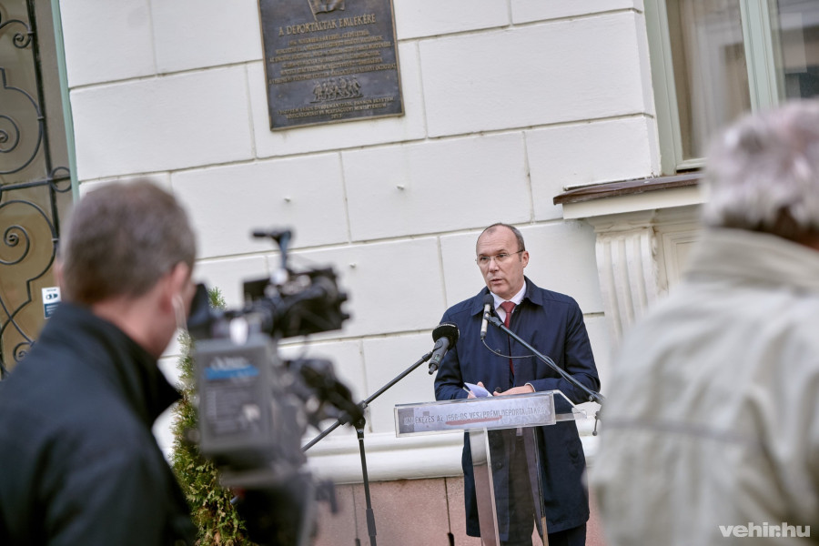 Az emlékezőbeszédet Porga Gyula polgármester mondta