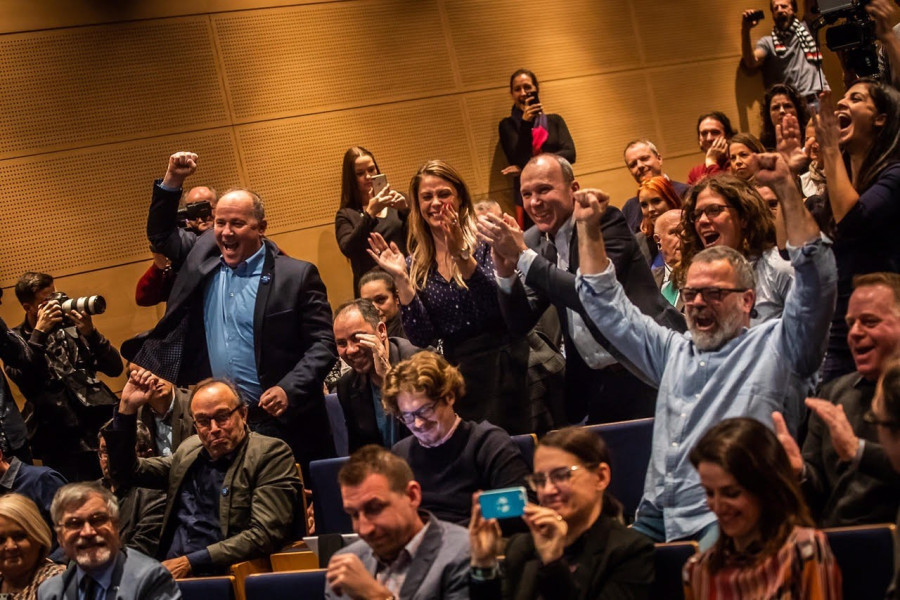 A pillanat, amikor kihirdették a győztes pályázót