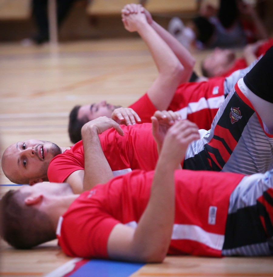 Középen Medve Máté csapatkapitány (archív fotó)