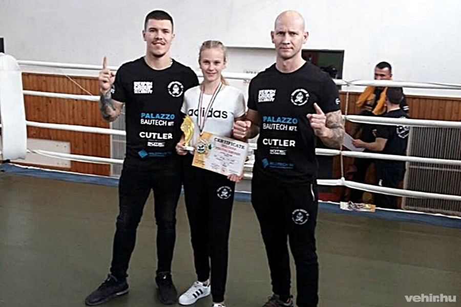 Kun Marcell, a bajnok Sipos Regina, valamint a szakágvezető Dobos Gergely