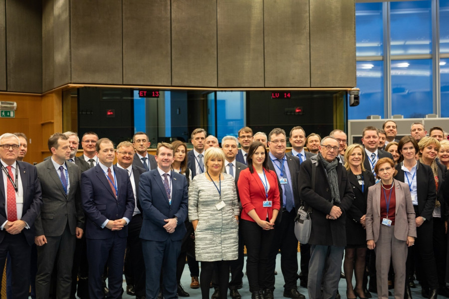 A bizottságban polgármesterek, alpolgármesterek és a regionális, megyei közgyűlések tagjai foglalnak helyet.