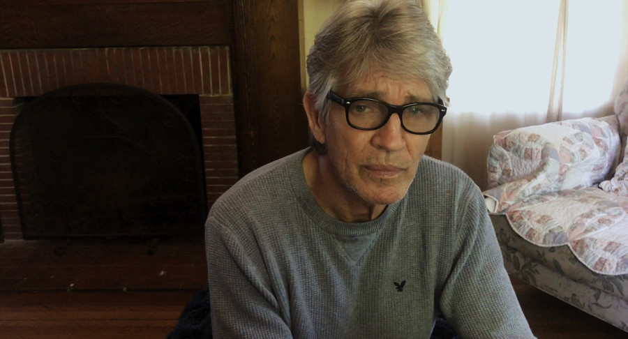 Eric Roberts a film egyik jelentében