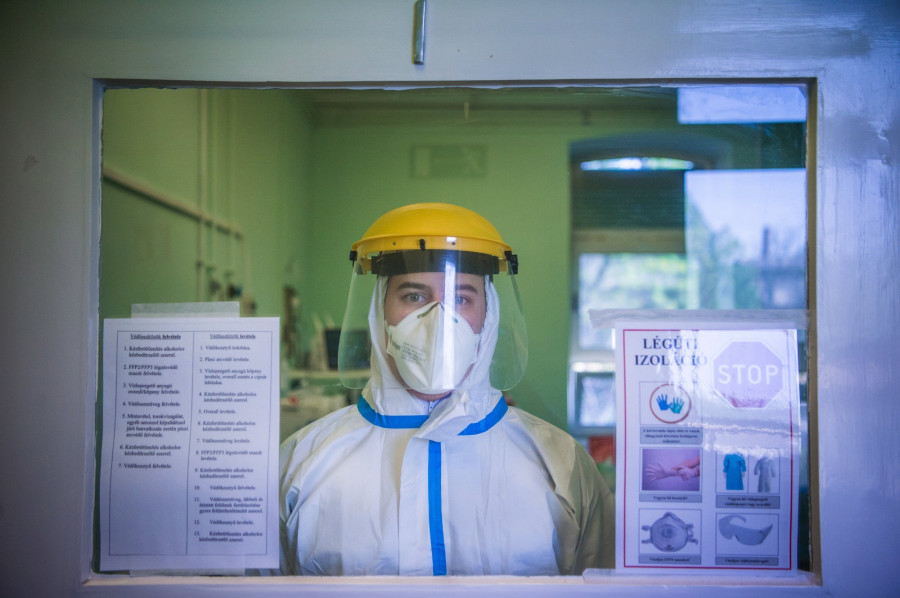 Nyuli Márton orvos rezidens, Szent László Kórház