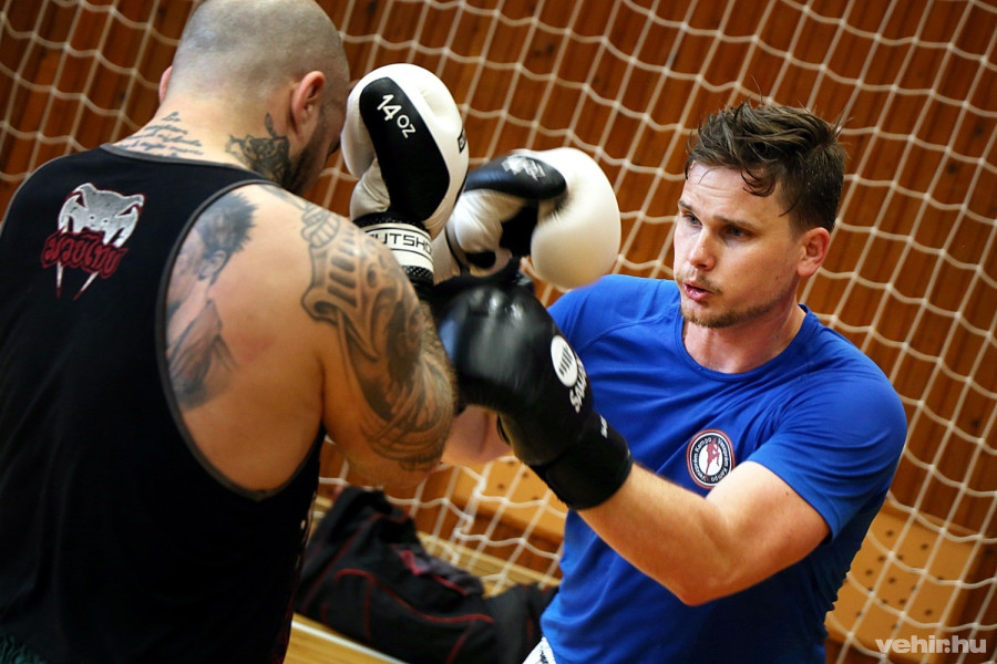 Nagy sikert aratott a Veszprémi Kempo SE szemináriuma - A fénykép jobb oldalán Békési edző