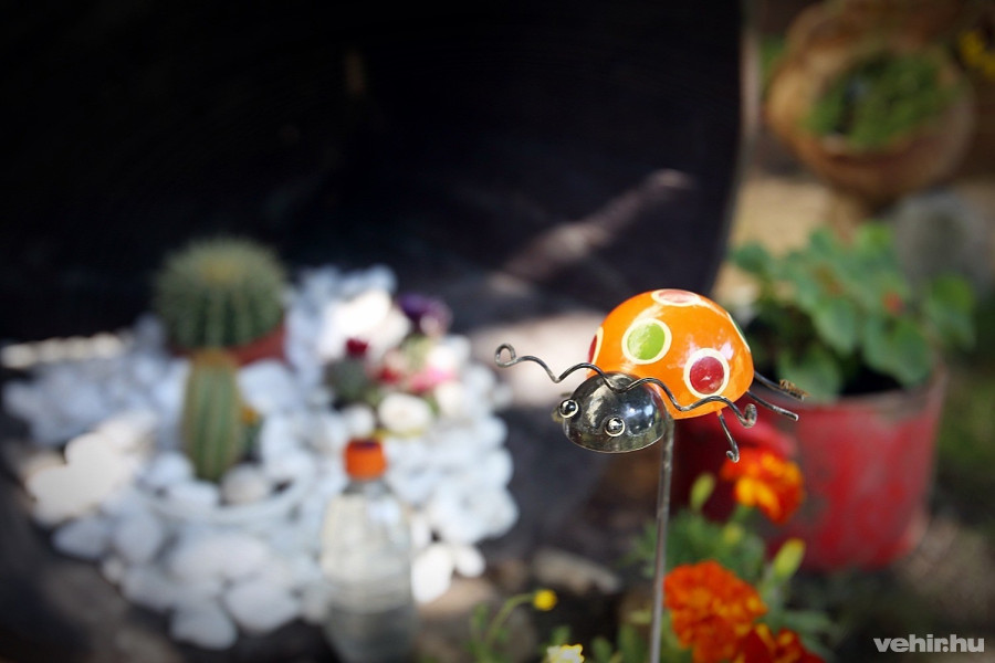 tisztelik a másik munkáját