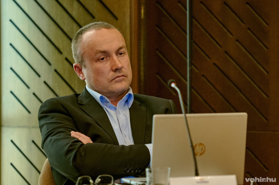 Kovács Rajmund a városi közgyűlésen