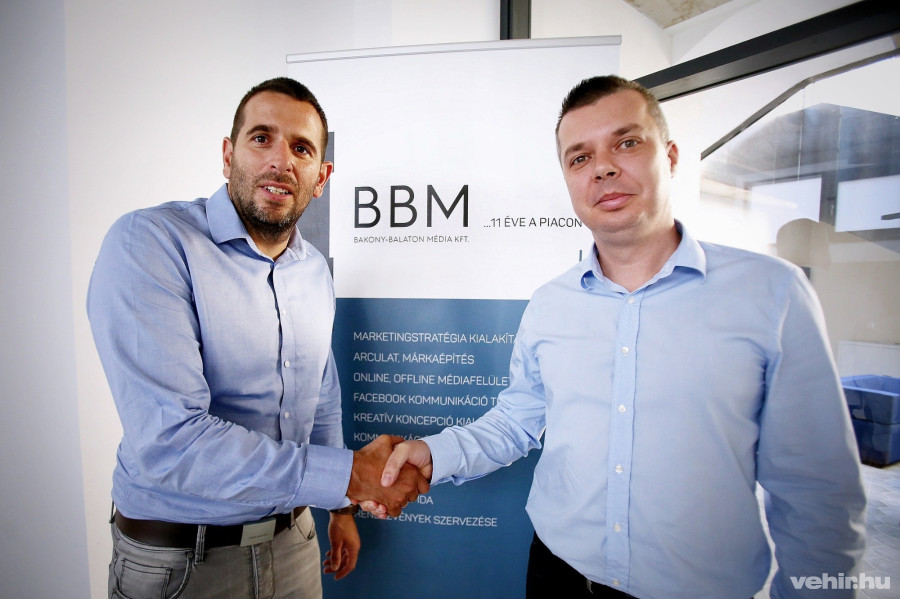 Finta Péter, az MLSZ Veszprém megyei igazgatója és Tóth Gábor, a Bakony-Balaton Média Kft. ügyvezetője