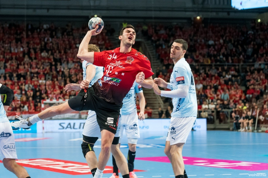 A szurkolók szerint Petar Nenadics volt a 2019/2020-as évad legjobbja (archív fotó)