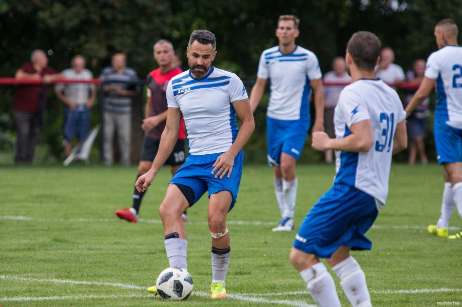 Tizenhárom forduló után élen az Ajka Kristály (archív fotó)