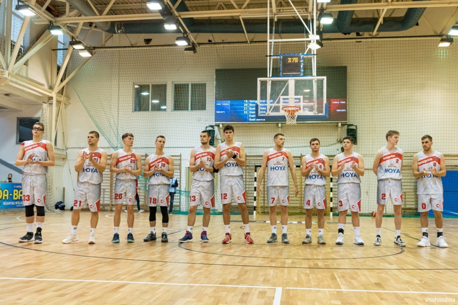 A kosarasok bajnokságát nem függesztették fel (archív fénykép)