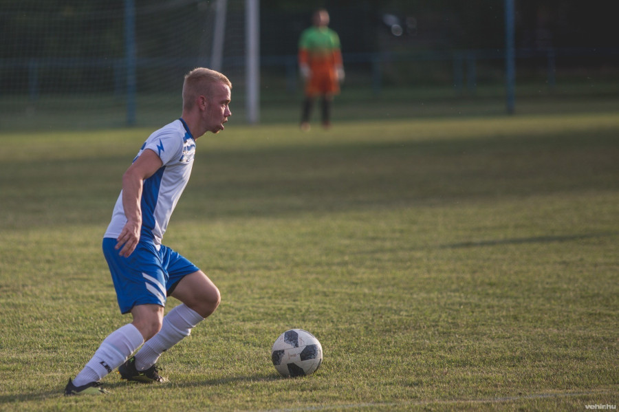 Vaskos meglepetés: kikapott az éllovas Kristály (archív fotó)