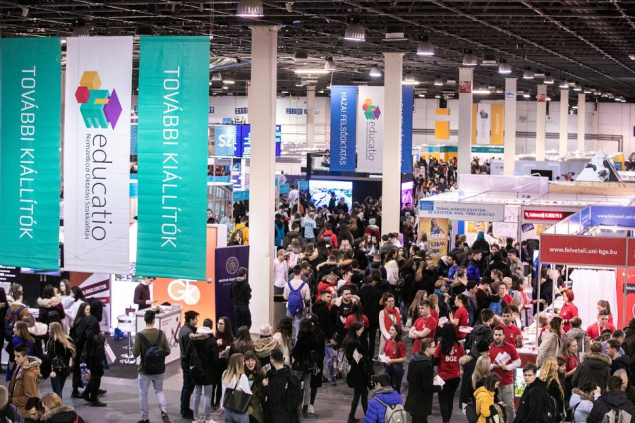 Idén még sok látogatót fogadhatott a kiállítás (fotó: kormany.hu)