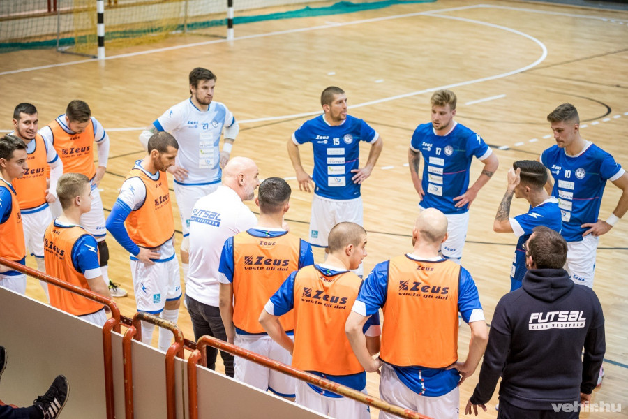 Egy (dupla) lépésre a négyes döntőtől a Veszprém [archív fotó]