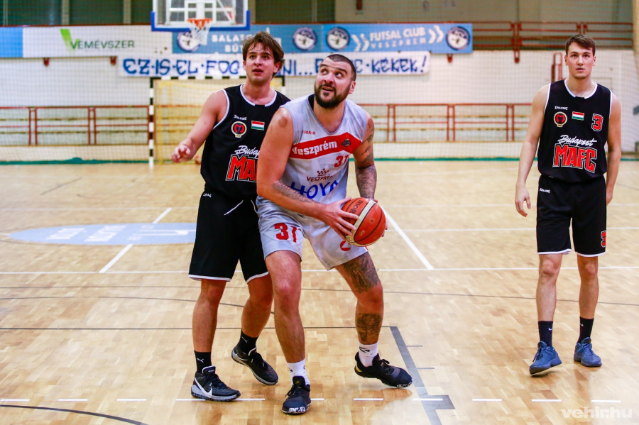 Visszavágott a HOYA! (archív fénykép)