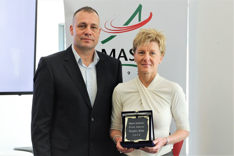 Gyulai Miklós, a MASZ elnöke és Stiglic Edit a Versenybírói Testület elnöke