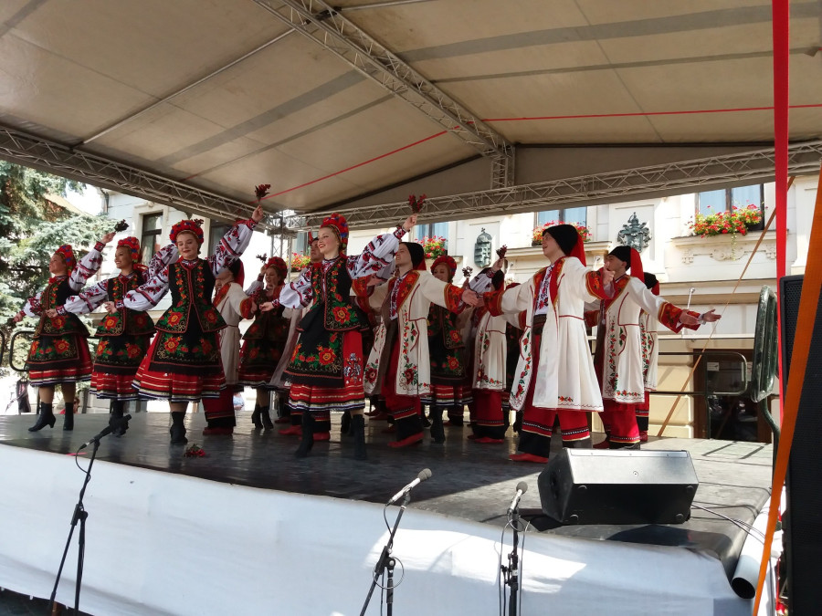 Ukrán néptáncosok a Gizella napokon. Forrás: Nincz Erzsébet