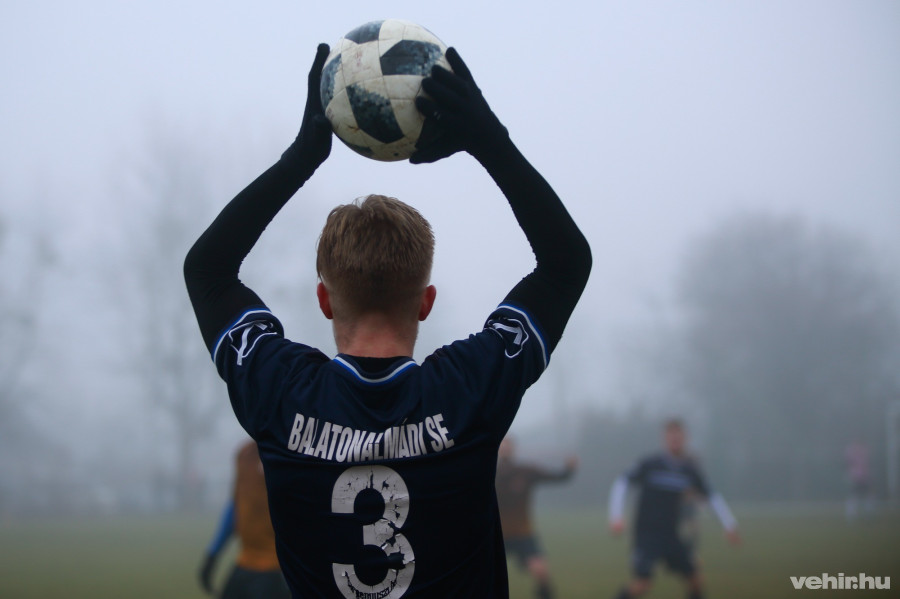 A Balatonalmádi vasárnap a szomszédos Balatonfűzfőt fogadja