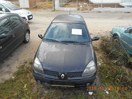 Az egyik olyan autó, amely elszállításáról a város már gondoskodott (forrás: veszprem.hu)