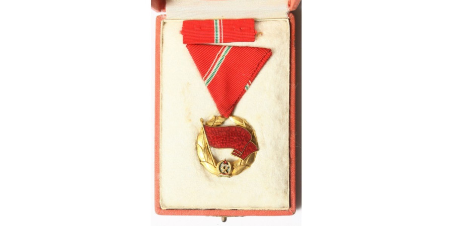 A Munka Vörös Zászló Érdemrendje