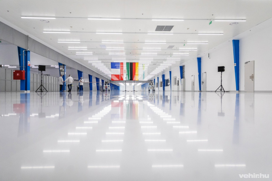  A Valeo-Siemens eAutomotive Hungary Kft. 4000 négyzetméterrel növelte üzemcsarnokát.