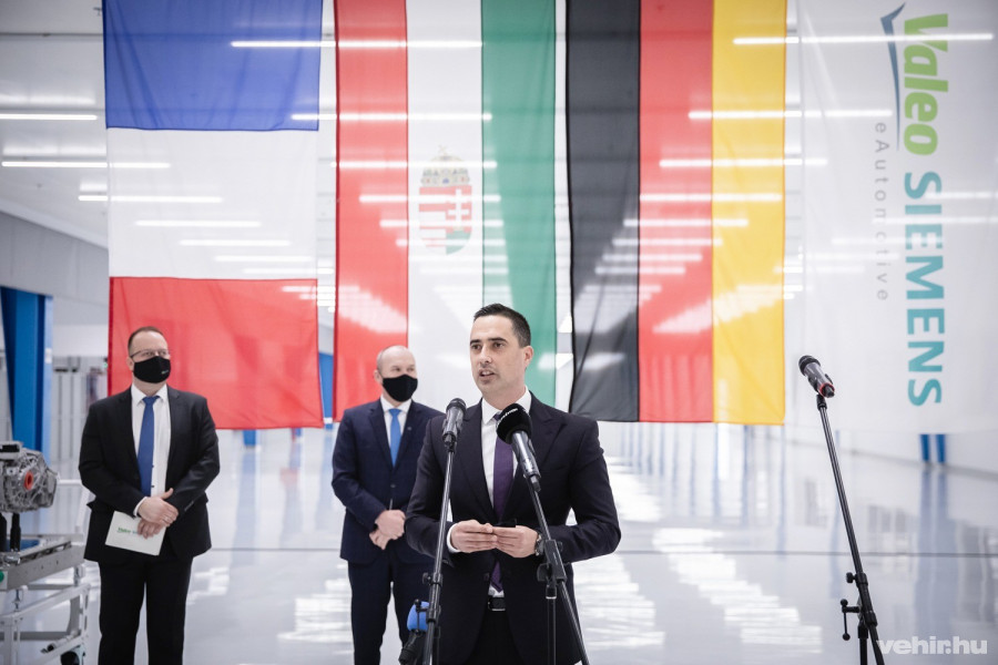 Ovádi Péter, a térség parlamenti képviselője.