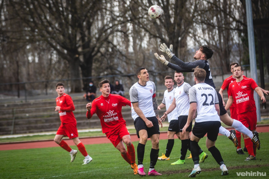 Egy pontot tartott otthon a Veszprém (archív fénykép)