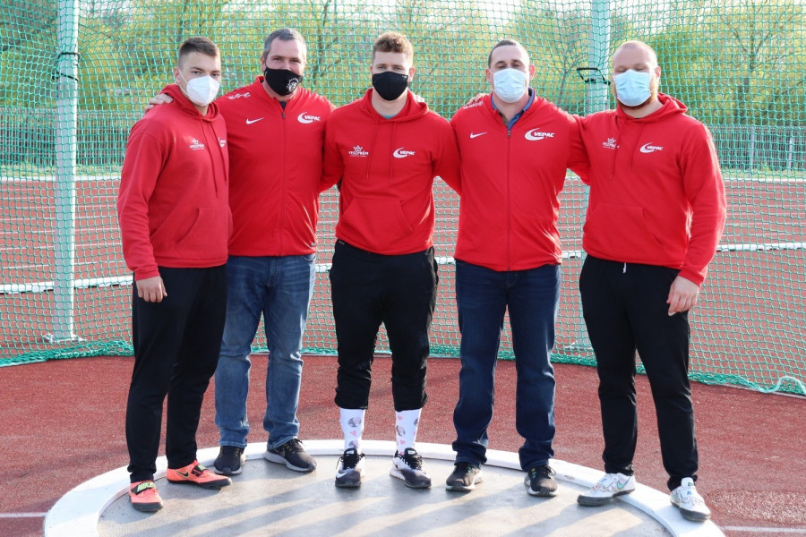 Czeller Gábor, Zentai Tibor (edző), Pásztor Bence, Dobos Máté (edző) és Csekő Miklós - Fotó: VEDAC