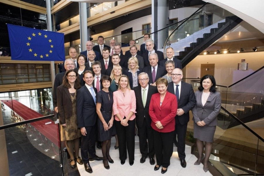 Az Európai Bizottság biztosai 2014-2019 között, köztük Navracsics Tibor (forrás: euractiv.com)