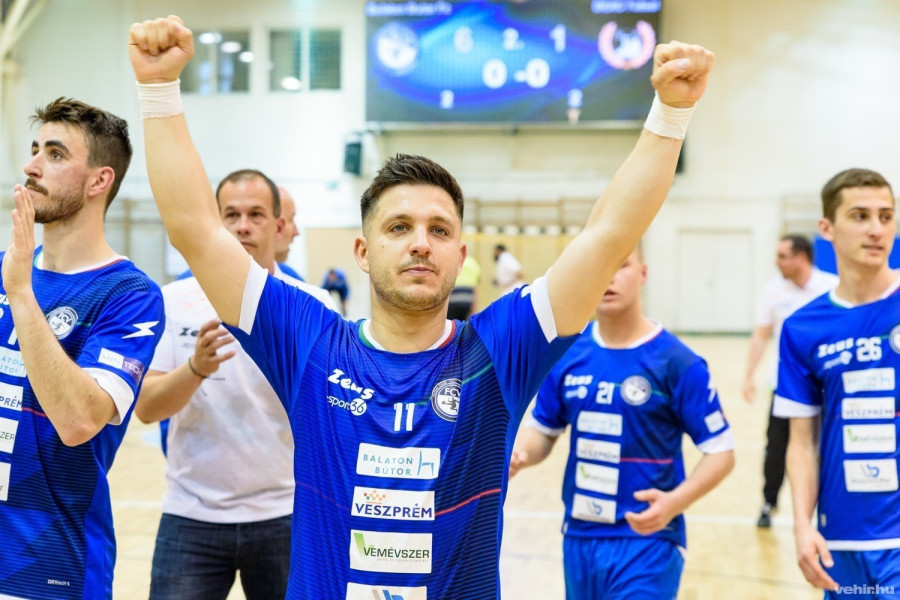 Komáromi Péter (11) francia győzelmet és magyar pontszerzést vár az En-n (archív fotók)