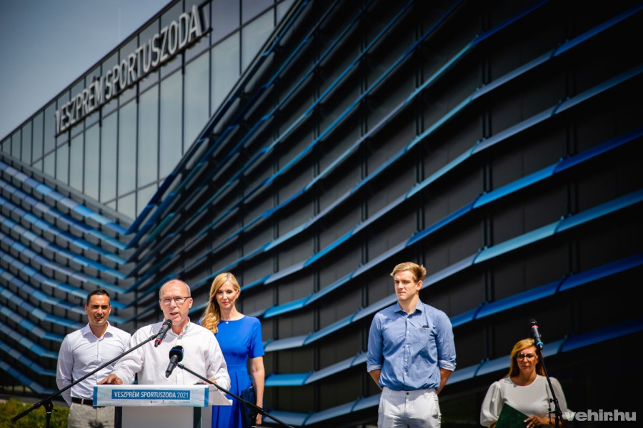 Porga Gyula a megnyitón