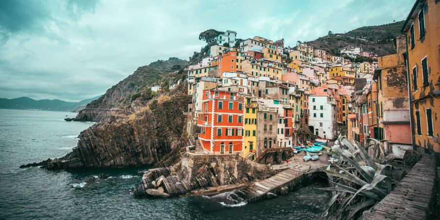 Riomaggiore ( Fotó: Alberto Gasco on Unsplash)
