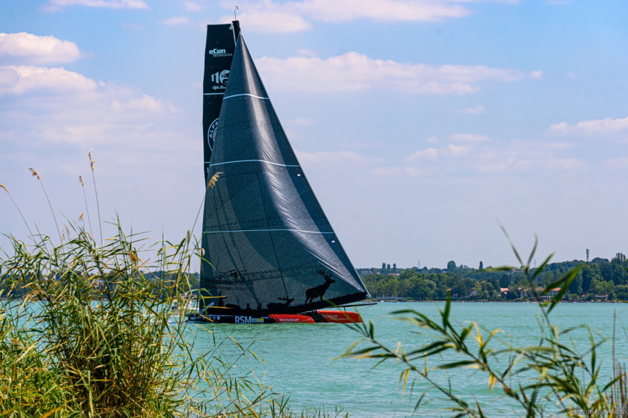 A győztes hajó - Fotó: Baumann Béla