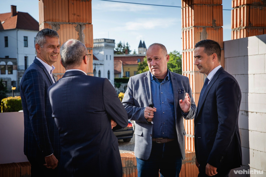 Az Oliva Hotelnél már zajlanak a munkák