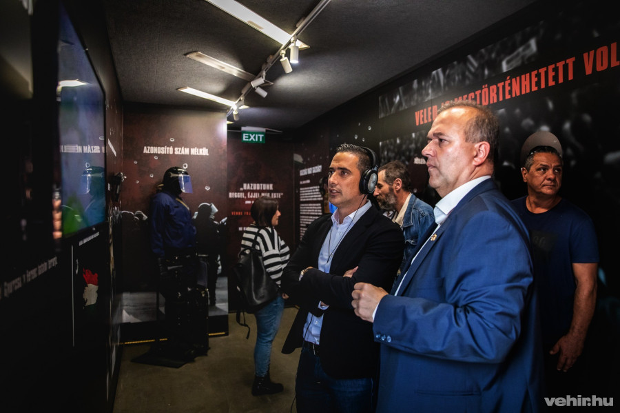 A kiállítást Ovádi Péter, a térség országgyűlési képviselője is megtekintette